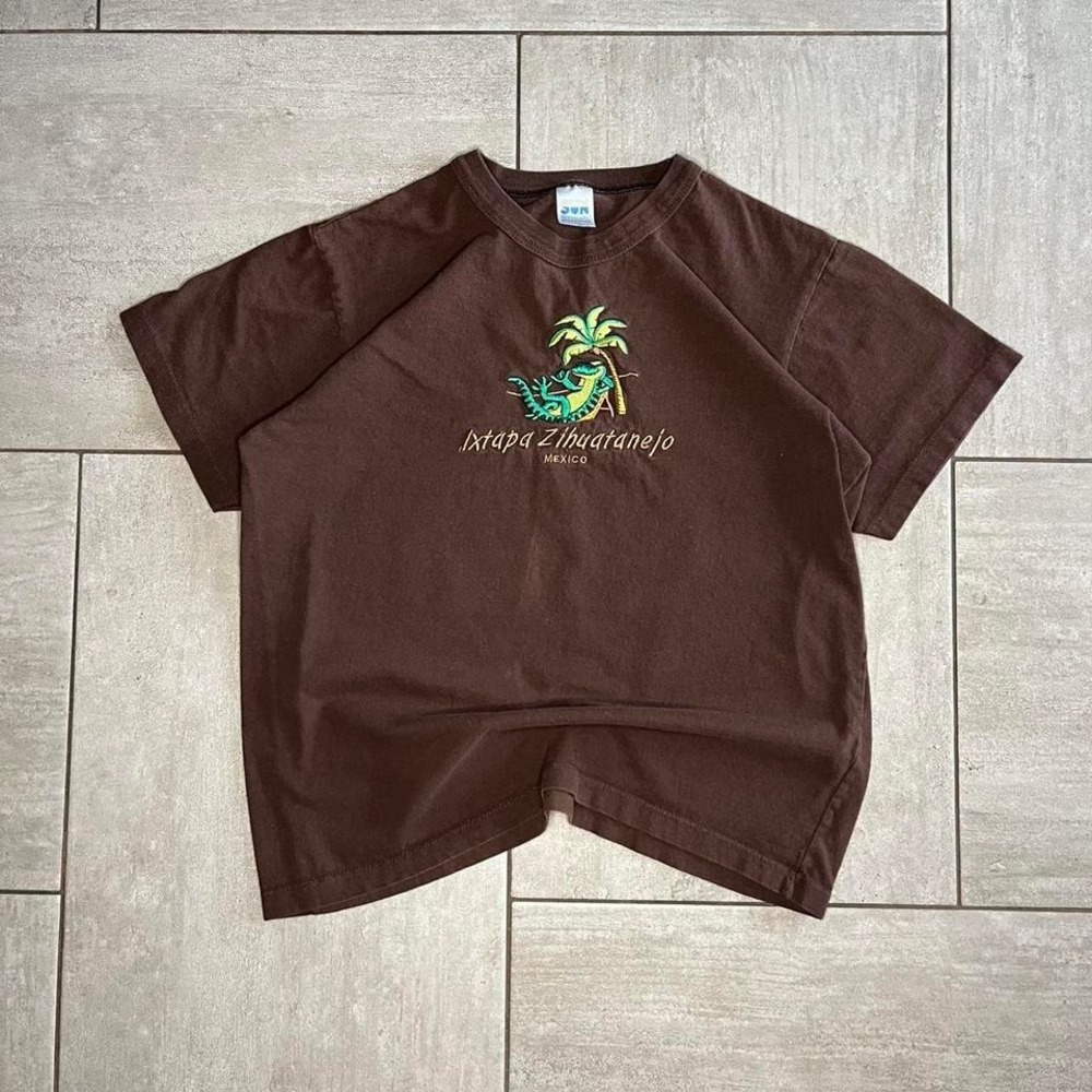 Brown and green vintage Mexico  t-shirt